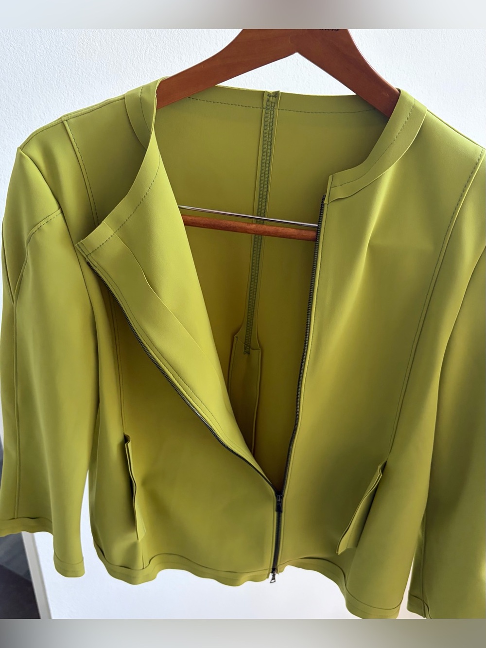 M2057 Maria Pinto  Women's Nylon Zip Jacket Small Like New